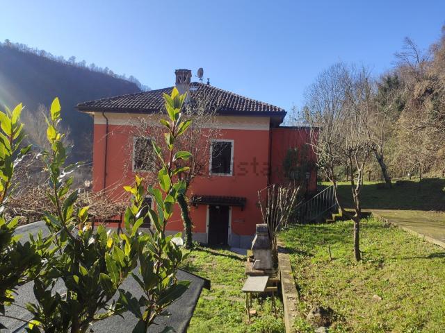 Villetta indipendente in vendita di 300 m² in Via Provinciale