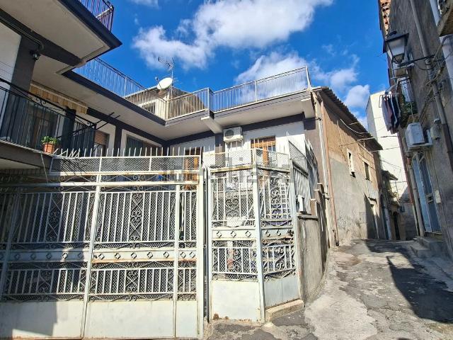Villetta indipendente in vendita di 300 m² in Via Rocche