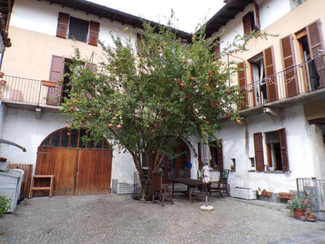 Villetta indipendente in vendita di 300 m² in Via Roma