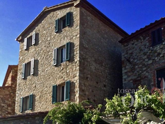 Villetta indipendente in vendita di 300 m² in Via Roma