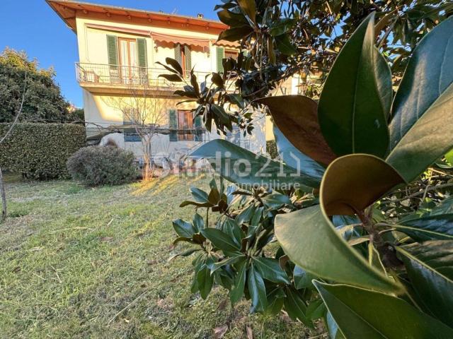 Villetta indipendente in vendita di 300 m² in Via Roma