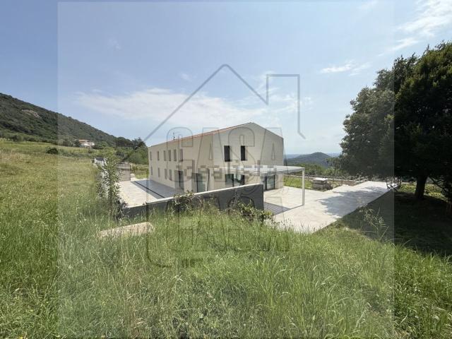 Villetta indipendente in vendita di 300 m² in Via Roma