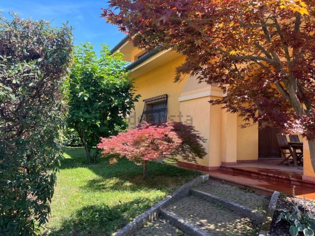 Villetta indipendente in vendita di 300 m² in Via Roma