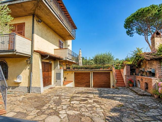 Villetta indipendente in vendita di 300 m² in Via Risorgimento, 16