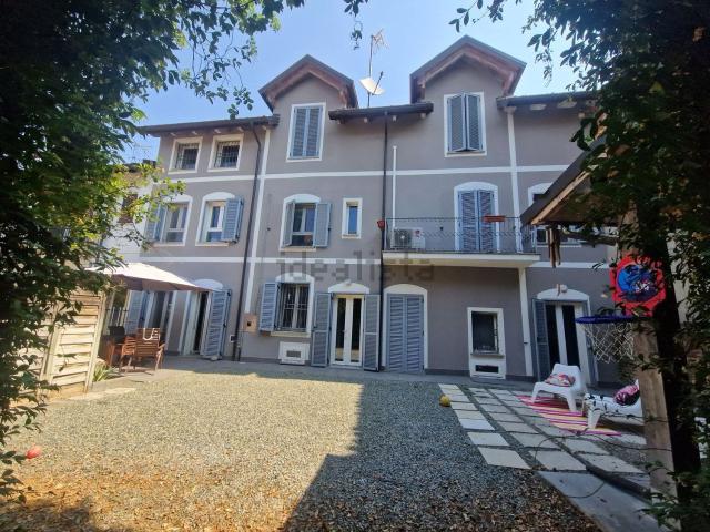 Villetta indipendente in vendita di 300 m² in Via Tortona
