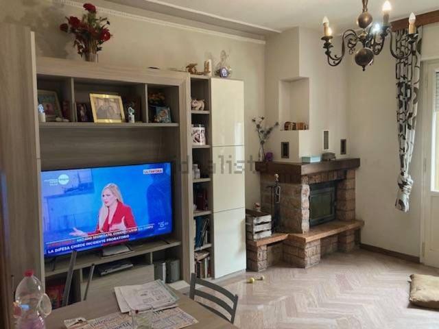 Villetta indipendente in vendita di 300 m² in Via Teano