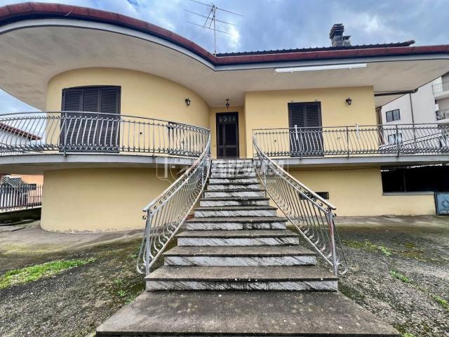 Villetta indipendente in vendita di 300 m² in Via Ticino, 4