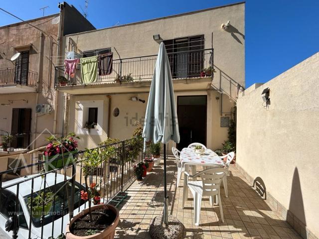 Villetta indipendente in vendita di 300 m² in Via Trinità, 34