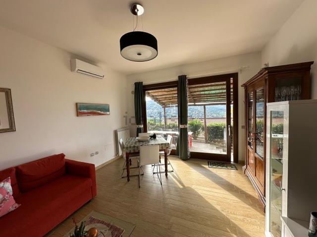Villetta indipendente in vendita di 300 m² in Via Umberto I