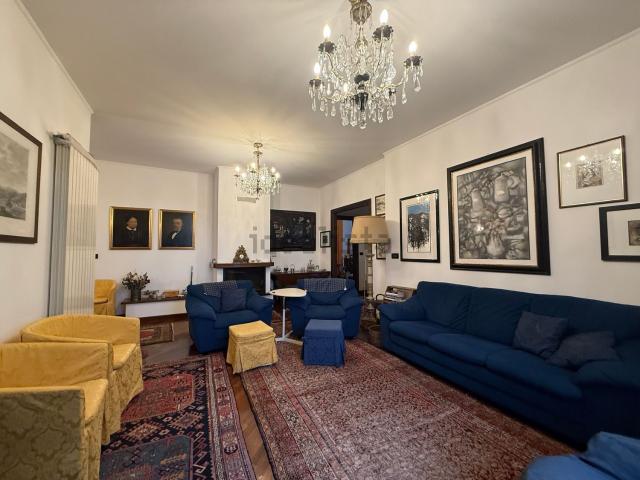 Villetta indipendente in vendita di 300 m² in Via Vecchia di Plodio