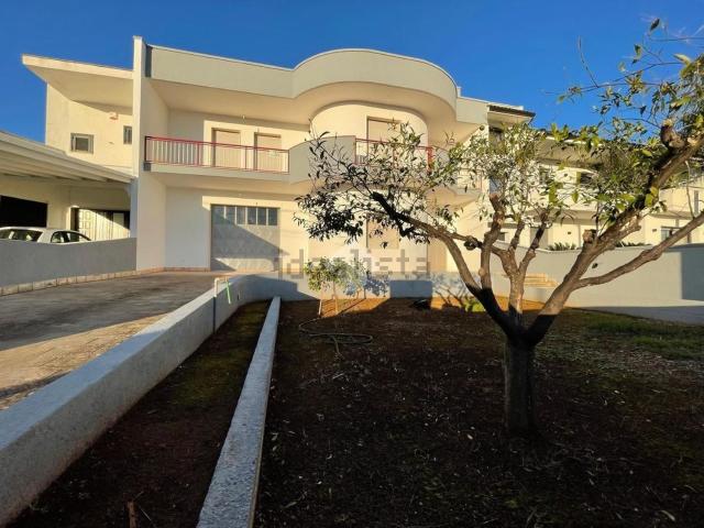 Villetta indipendente in vendita di 300 m² in Via Vecchia Gallipoli
