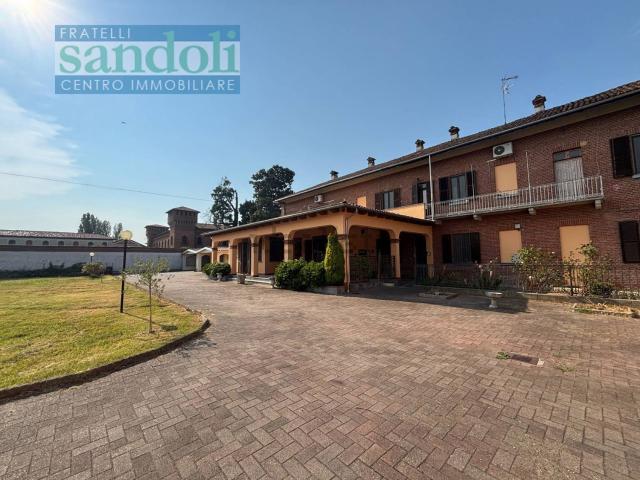 Villetta indipendente in vendita di 300 m² in Via Vercelli, 8