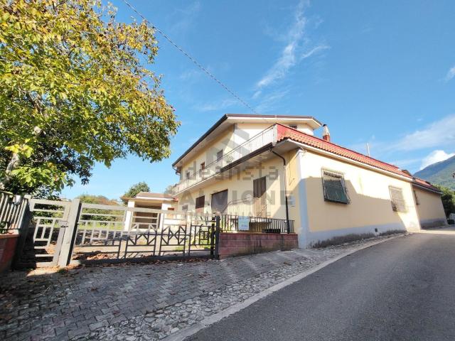 Villetta indipendente in vendita di 300 m² in Via Visanti, 74