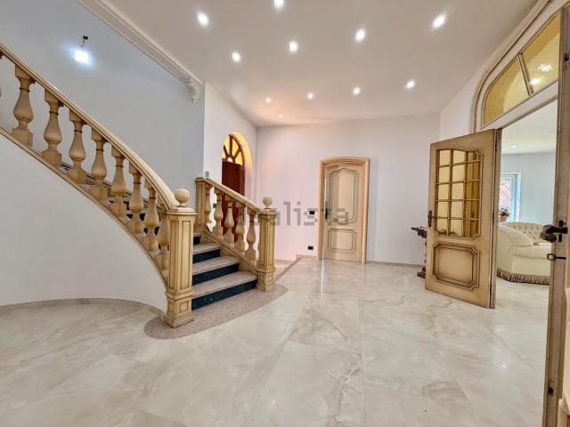 Villetta indipendente in vendita di 300 m² in Viale Partigiani