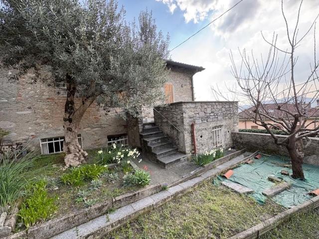 Villetta indipendente in vendita di 300 m² in Vicolo Stomaino