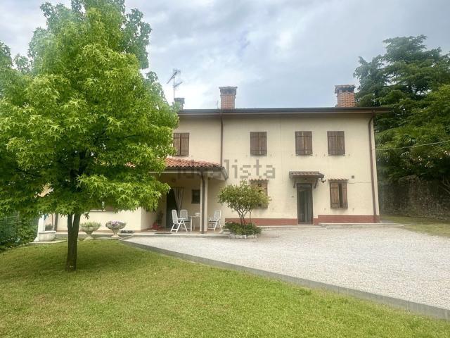 Villetta indipendente in vendita di 300 m² in Borgo Santa Maria Maddalena