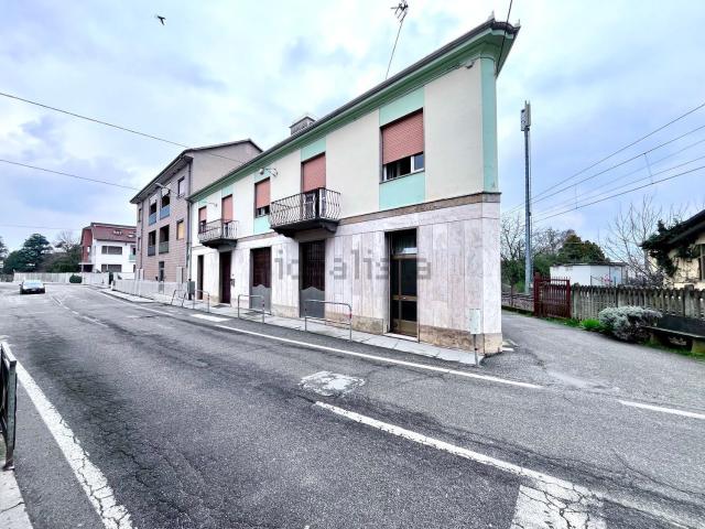 Villetta indipendente in vendita di 300 m² in Frazione Valletanaro, 26