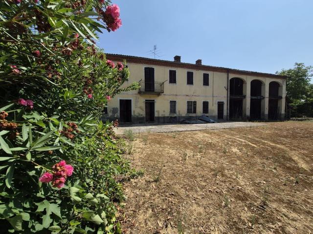 Villetta indipendente in vendita di 300 m² in Frazione Castiglione, 266