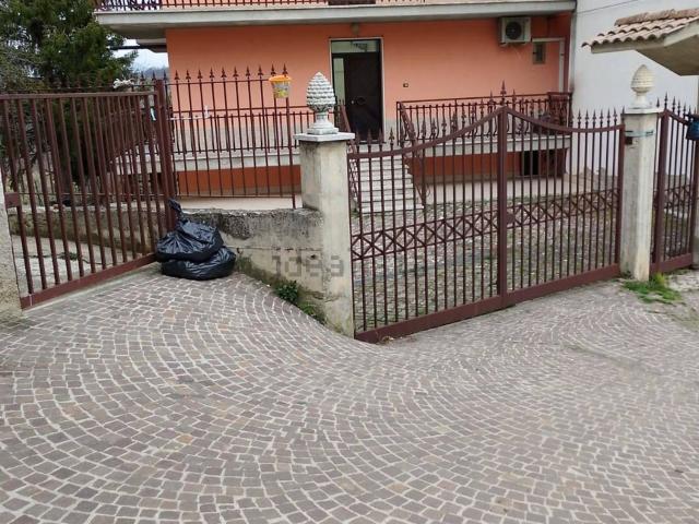 Villetta indipendente in vendita di 300 m² in Frazione Paranesi