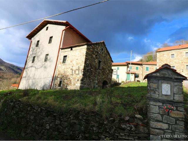 Villetta indipendente in vendita di 300 m² in Località Gravagna