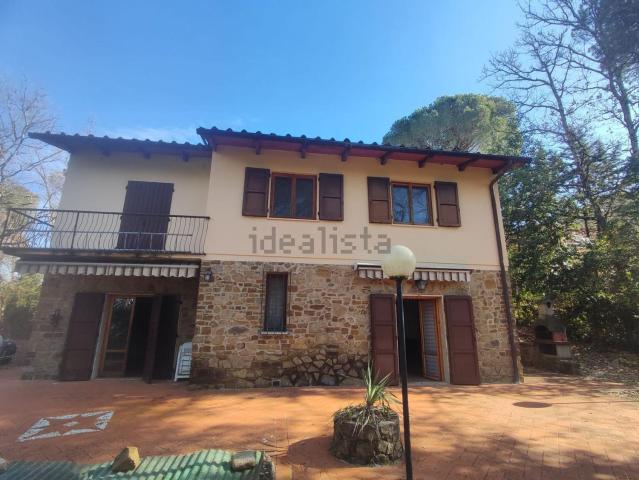 Villetta indipendente in vendita di 300 m² in Località Sezzate Strada