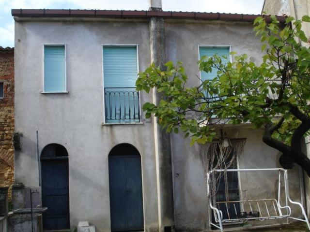 Villetta indipendente in vendita di 300 m² in Piazza Umberto, 4