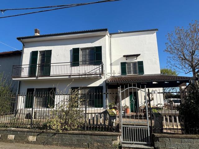 Villetta indipendente in vendita di 300 m² in Strada Cascinotti