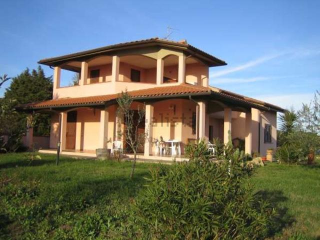 Villetta indipendente in vendita di 300 m² in Strada di San Luigi