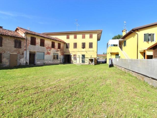 Villetta indipendente in vendita di 300 m² in Strada Nuova, 175