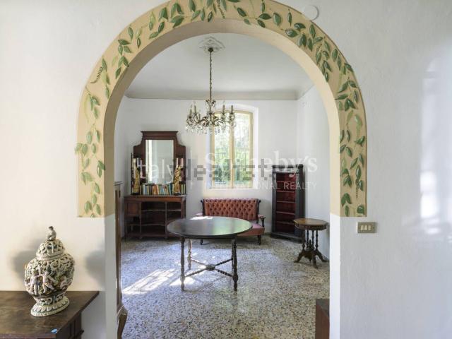Villetta indipendente in vendita di 300 m² in Strada Scaglia Est