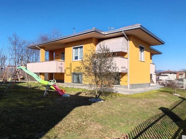 Villetta indipendente in vendita di 300 m² in Strada Vicinale Roccolo