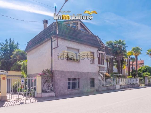 Villetta indipendente in vendita di 301 m² in Via Noce
