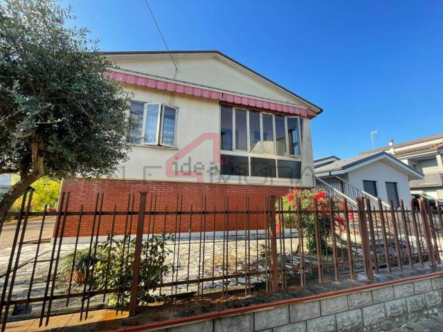 Villetta indipendente in vendita di 302 m²