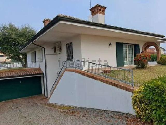 Villetta indipendente in vendita di 302 m² in Via Monte Cavallo, 9