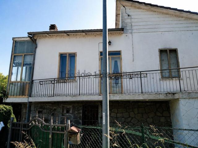 Villetta indipendente in vendita di 302 m² in Via Sabbioni