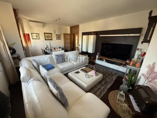 Villetta indipendente in vendita di 303 m² in Via del Pero