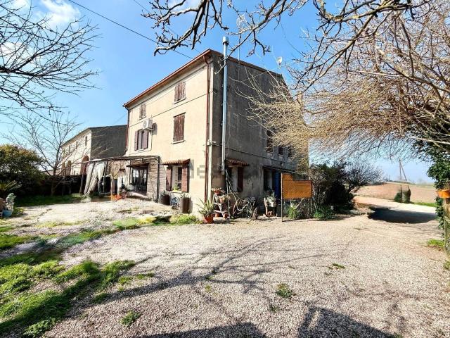 Villetta indipendente in vendita di 303 m² in Via Barchessa