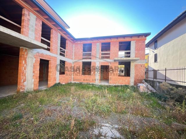 Villetta indipendente in vendita di 303 m² in Via Giacomo Puccini