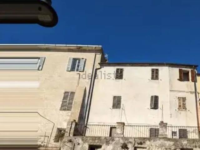 Villetta indipendente in vendita di 303 m² in Via Limbo