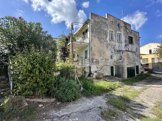 Villetta indipendente in vendita di 304 m²
