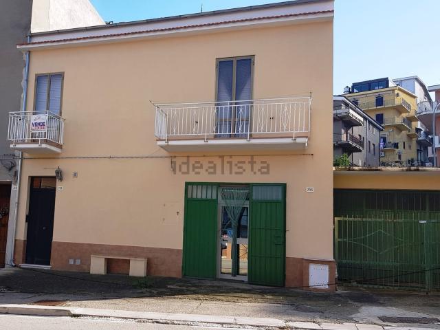 Villetta indipendente in vendita di 304 m² in Via ARGENTIERI, 258