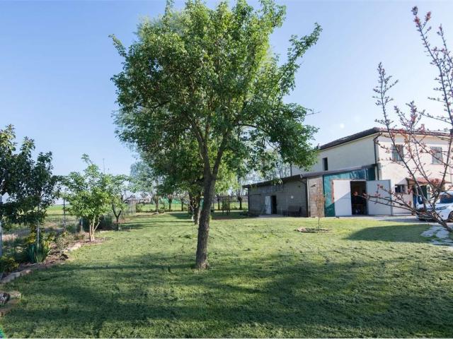 Villetta indipendente in vendita di 305 m² in Via Casoni, 13