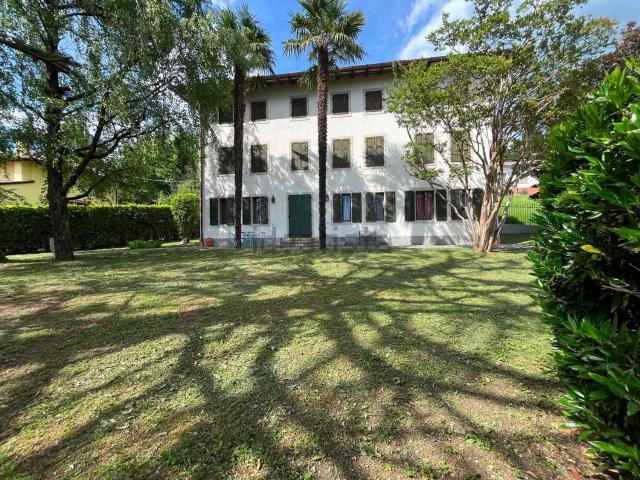 Villetta indipendente in vendita di 305 m² in Via del Parco, 6