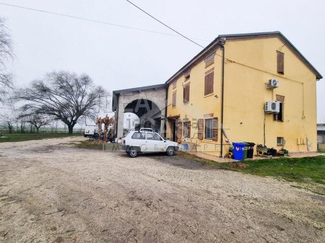 Villetta indipendente in vendita di 305 m² in Via Mazzalupi, 43