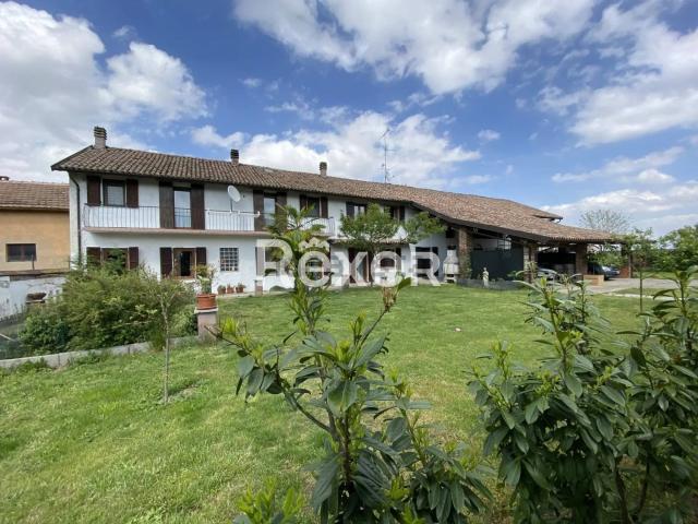 Villetta indipendente in vendita di 305 m² in Via Sant&apos Alessandro