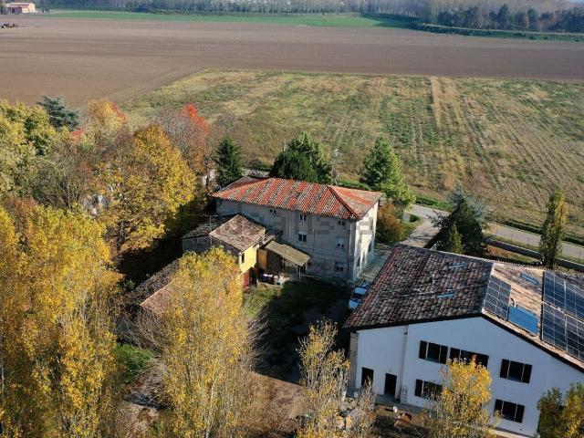 Villetta indipendente in vendita di 305 m² in Strada Chiesa di Castelnovo, 20