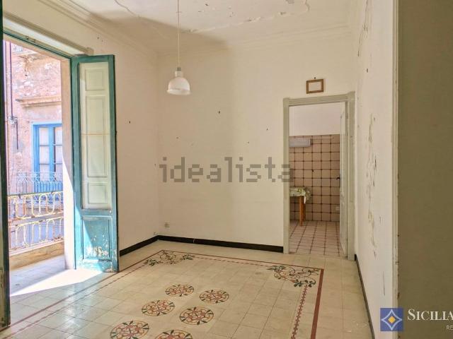 Villetta indipendente in vendita di 306 m² in Via Carrara, 18