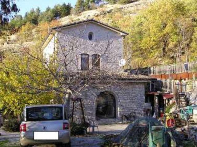 Villetta indipendente in vendita di 306 m² in Via Galliano
