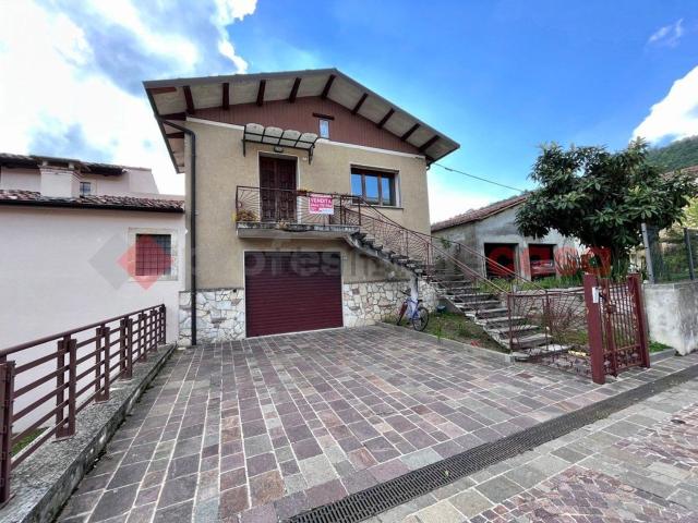 Villetta indipendente in vendita di 307 m² in Via Guglielmo Marconi, 3