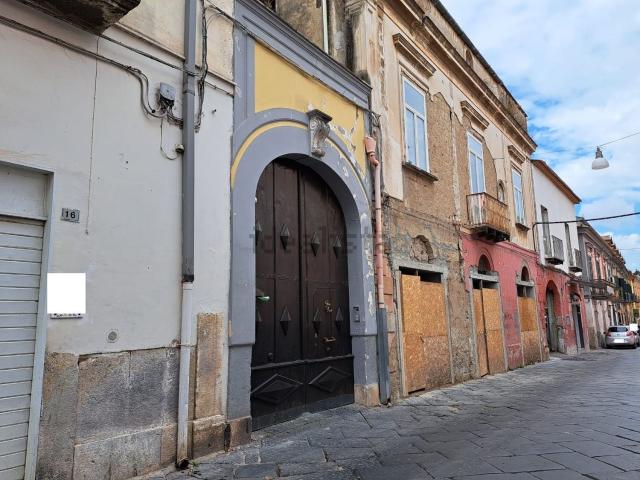Villetta indipendente in vendita di 308 m² in Via Appia